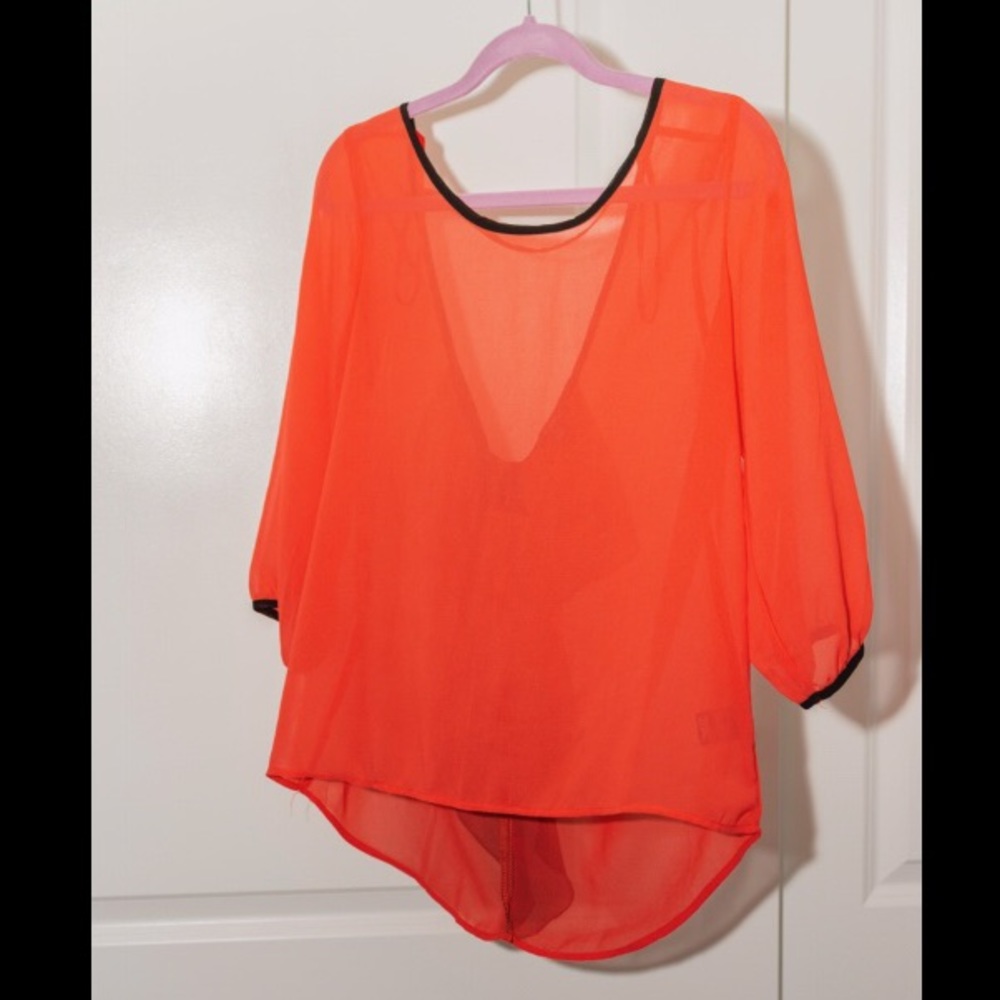 🍊Red-Orange + black blouse w/ bow!
